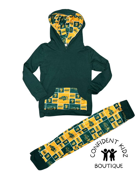 ND team hoodie outfit